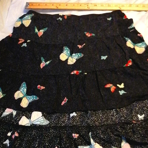 High-Low Butterfly Skirt - Picture 2 of 2